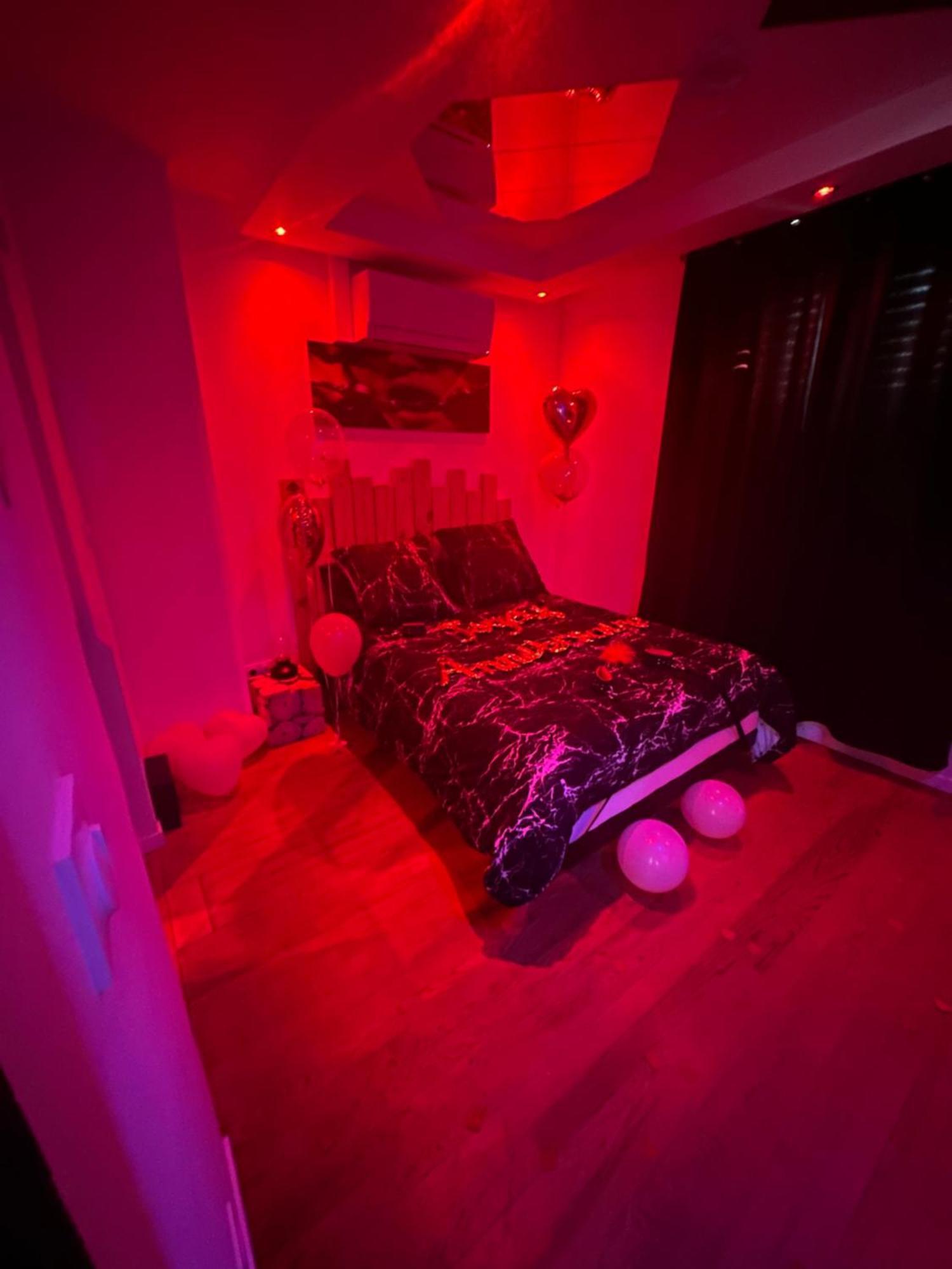 La Maison Des Plaisirs Love Room Champigny  Екстер'єр фото